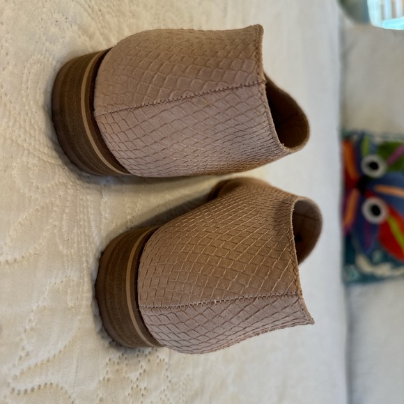 Women’s shoes modern great condition - Picture 2 of 4